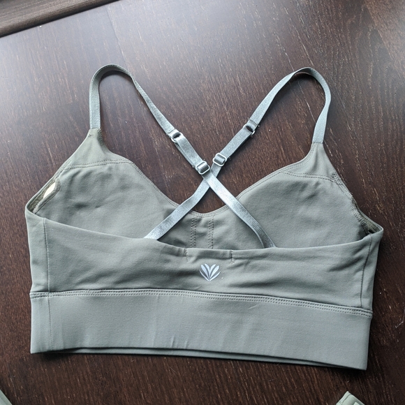 Hunter Green Yoga Outfit - Picture 9 of 9